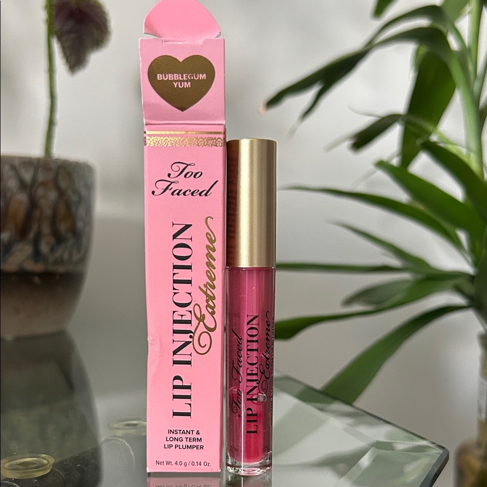 Too Faced Lip Injection Extreme in Bubblegum Yum - Discontinued